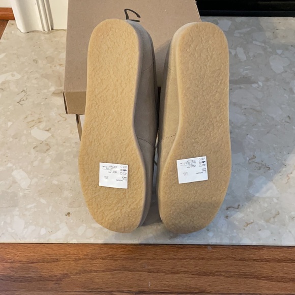 Clarks Tan Ankle Booties (6.5M)
